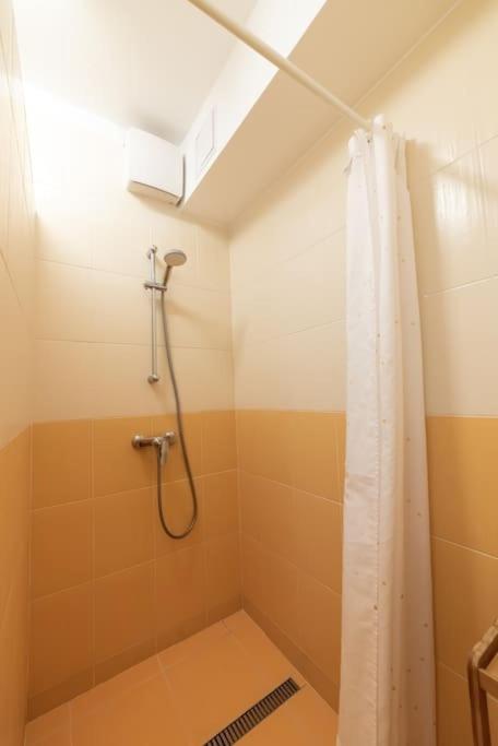 Grape Apartment Братислава Экстерьер фото